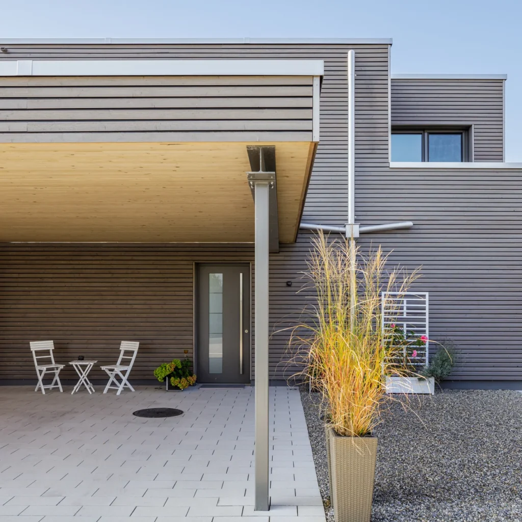 Eingang zur Praxis von Allemann Coaching – Kontakt, Empfang, herzliches Willkommen.